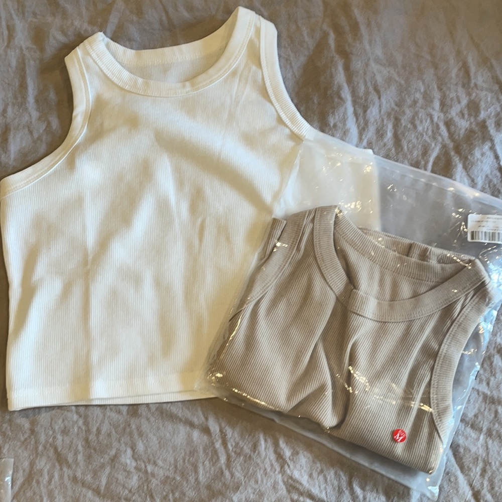 2 Basic crop tanks size M white and cream
